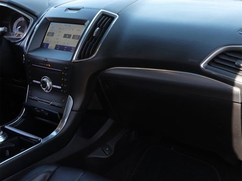 Used 2019 Ford Edge Titanium w/ Cargo Accessory Package image 25