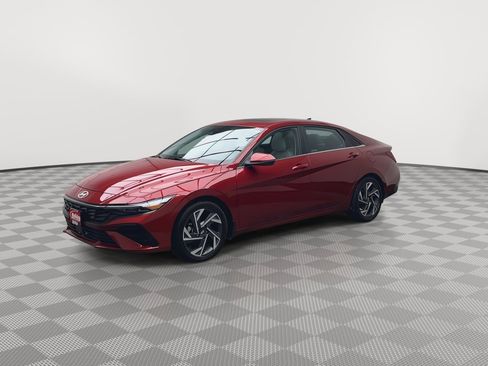 Used 2024 Hyundai Elantra Limited image 33