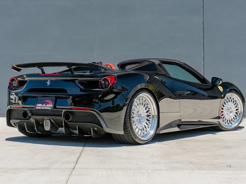 Used 2018 Ferrari 488 Spider RWD image 8