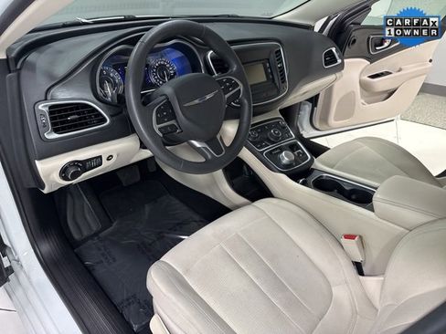 Used 2016 Chrysler 200 Limited image 8
