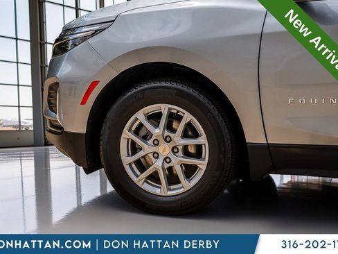 Used 2024 Chevrolet Equinox LT FWD image 38