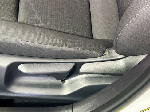 Used 2025 Toyota Corolla LE FWD image 15
