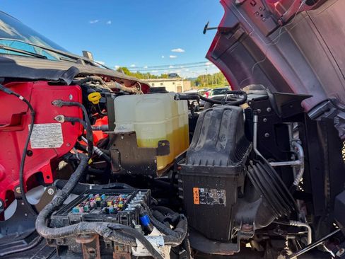 Used 2023 Ford F650 2WD Regular Cab Super Duty image 30