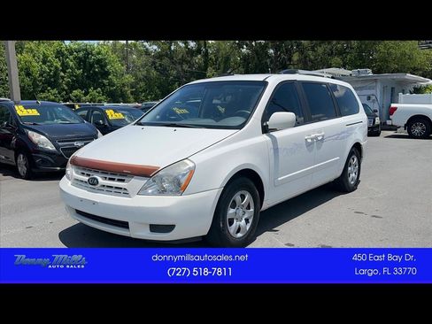 Used 2009 Kia Sedona LX FWD image 1
