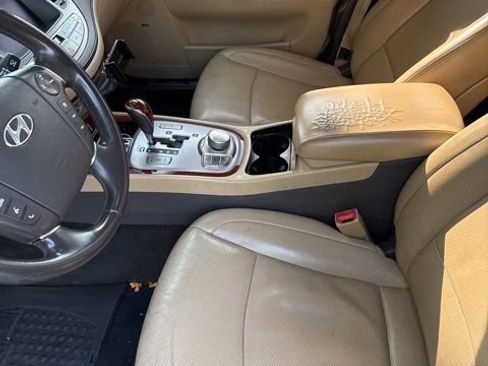 Used 2012 Hyundai Genesis 4.6 image 6