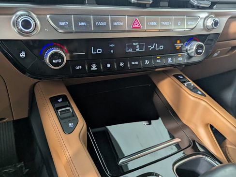Used 2023 Kia Telluride EX X-Line AWD/4WD image 19