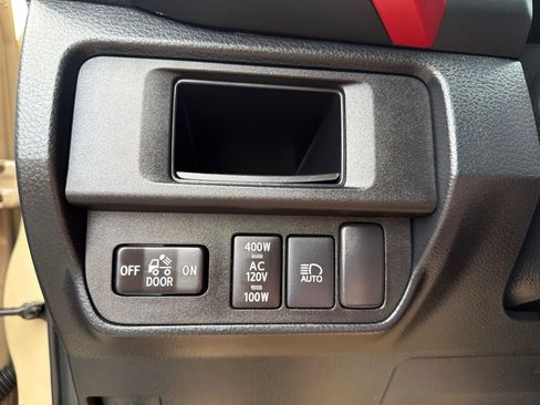 Used 2019 Toyota Tacoma TRD Sport w/ Technology Package RWD image 41