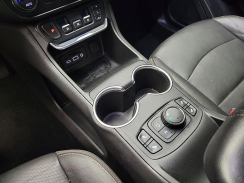 Used 2020 GMC Terrain SLT w/ Preferred Package image 26