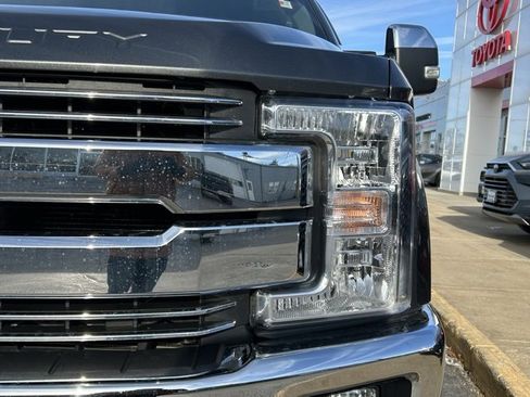 Used 2018 Ford F250 Lariat image 4