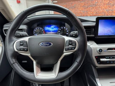 Certified 2022 Ford Explorer XLT w/ Equipment Group 202A image 14