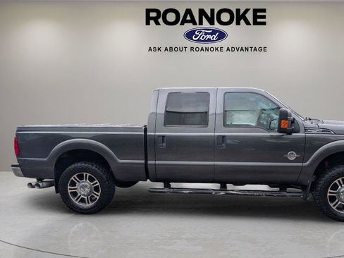 Used 2016 Ford F250 XLT w/ FX4 Off-Road Package AWD/4WD image 17