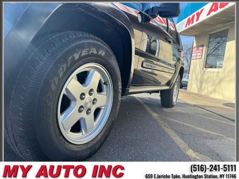 Used 2007 Jeep Liberty Sport image 10