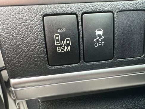 Used 2014 Toyota Camry SE w/ Leather Package FWD image 11