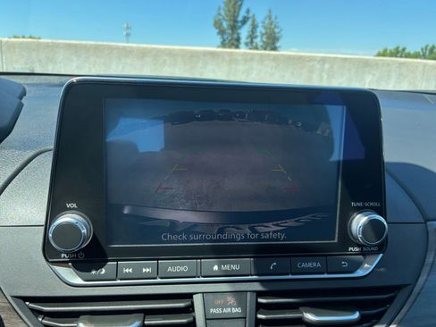 Used 2025 Nissan Altima 2.5 SV FWD image 23