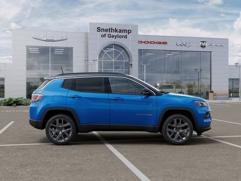 New 2026 Jeep Compass Limited w/ Sun, Sound & Navigation Group AWD/4WD image 22