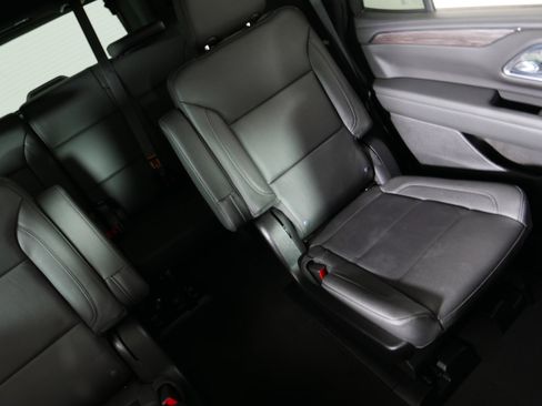 Used 2024 Chevrolet Tahoe LT w/ LT Signature Package AWD/4WD image 14