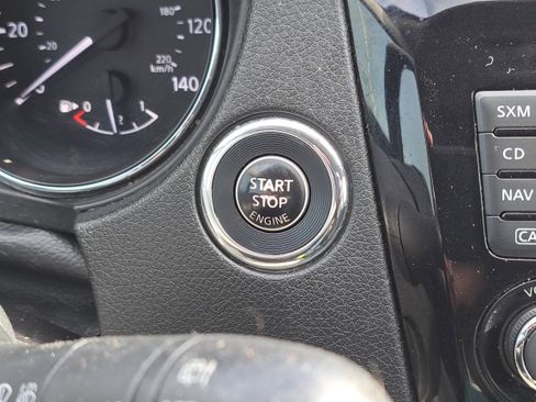 Used 2017 Nissan Rogue SV w/ SV Premium Package image 22