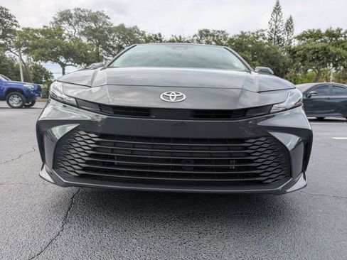 Used 2025 Toyota Camry LE w/ Convenience Package FWD image 9