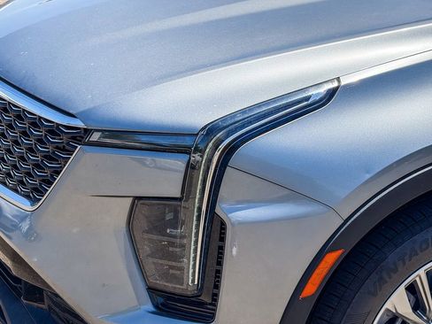 Used 2024 Cadillac XT4 Premium Luxury AWD/4WD image 2