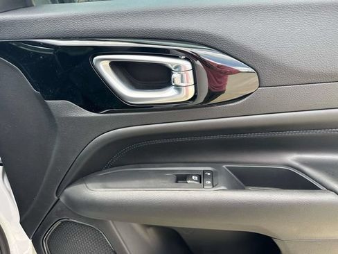 New 2026 Jeep Compass Latitude AWD/4WD image 17