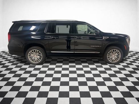 New 2026 GMC Yukon XL Denali w/ LPO, Floor Liner Package image 2
