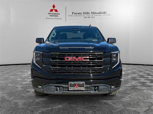 Used 2022 GMC Sierra 1500 Elevation image 2