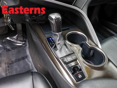 Used 2023 Toyota Camry SE AWD/4WD image 12