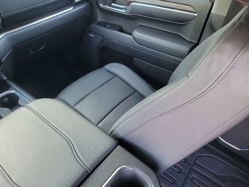 Used 2023 GMC Sierra 1500 SLT w/ SLT Premium Package AWD/4WD image 19
