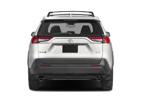 Used 2022 Toyota RAV4 XLE Premium FWD image 5