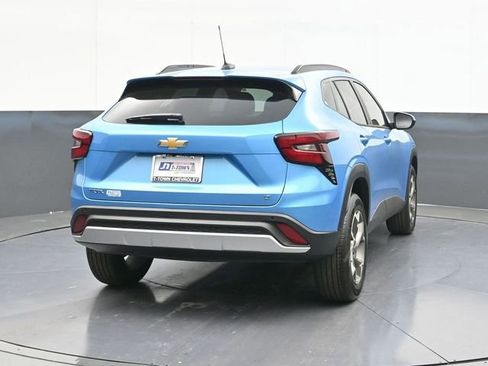 New 2026 Chevrolet Trax LT w/ Driver Confidence Package FWD image 11