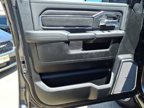 Used 2025 RAM 2500 Laramie AWD/4WD image 22
