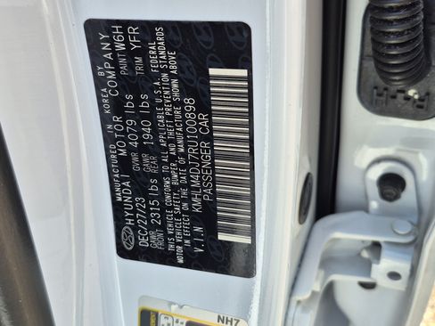 Certified 2024 Hyundai Elantra Blue FWD image 31