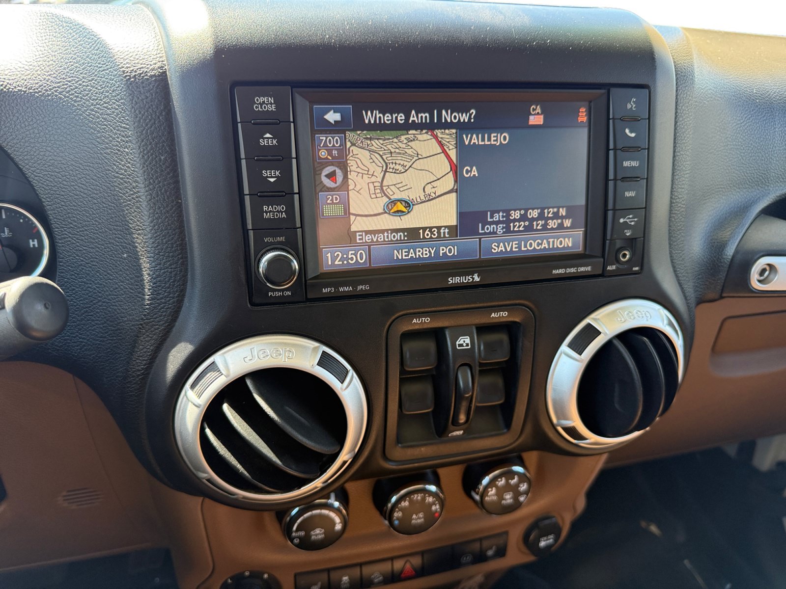 Used 2011 Jeep Wrangler Unlimited Rubicon w/ Dual Top Group AWD/4WD image 12
