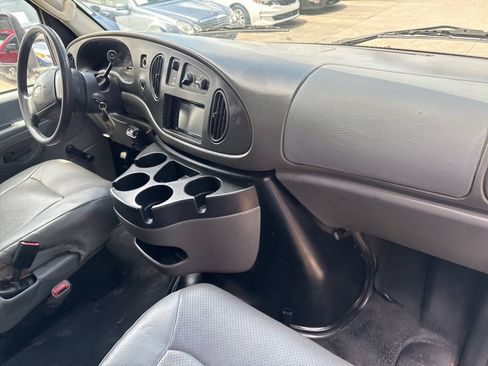 Used 2003 Ford E-450 and Econoline 450 RWD image 12