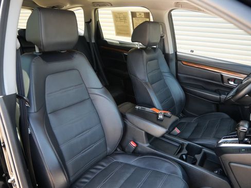 Used 2018 Honda CR-V Touring image 22