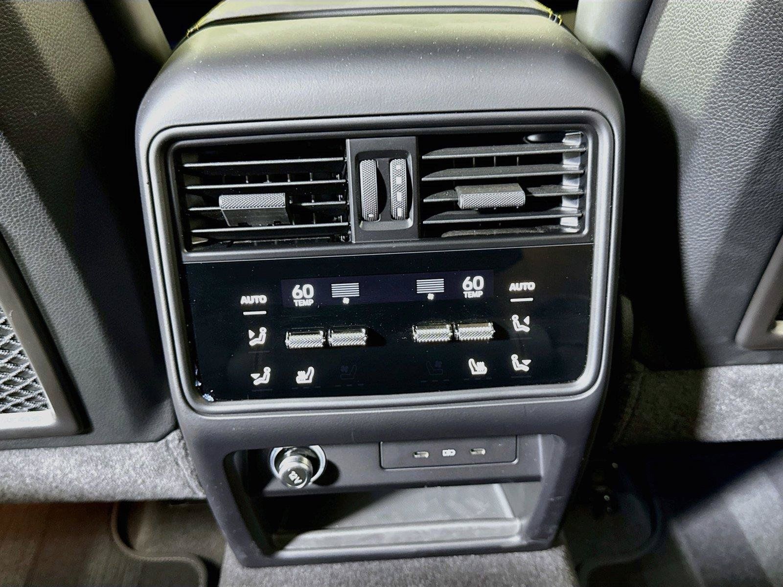 Used 2025 Porsche Cayenne Turbo GT AWD/4WD image 27