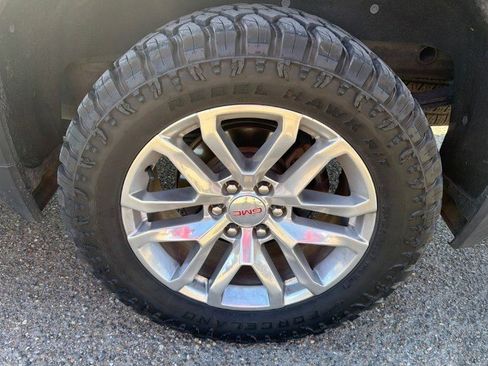 Used 2020 GMC Sierra 1500 SLT image 3