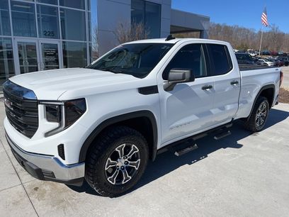 Used 2025 GMC Sierra 1500 Pro w/ Pro Value Package