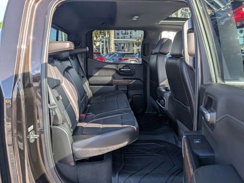 Used 2019 Chevrolet Silverado 1500 High Country w/ Technology Package AWD/4WD image 18
