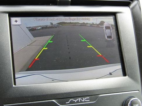 Certified 2019 Ford Fusion SE w/ Equipment Group 151A FWD image 21