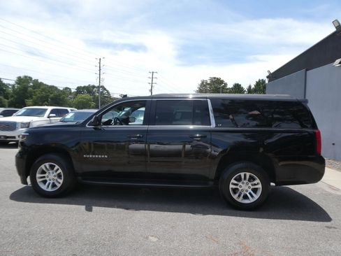 Used 2019 Chevrolet Suburban LT RWD image 9