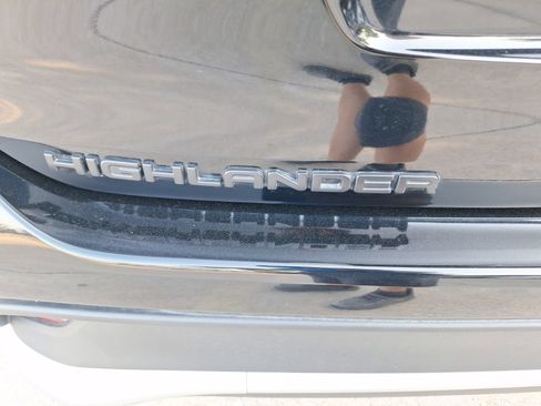 Used 2025 Toyota Highlander XSE AWD/4WD image 13