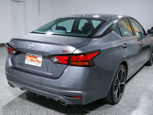 Used 2024 Nissan Altima 2.5 SR FWD image 7
