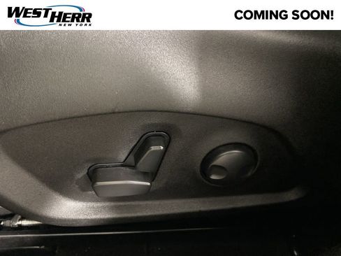 Used 2022 Jeep Renegade Latitude w/ Convenience Group AWD/4WD image 16