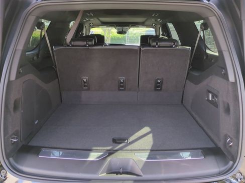 Certified 2024 Cadillac Escalade ESV Premium Luxury w/ Performance Package image 17