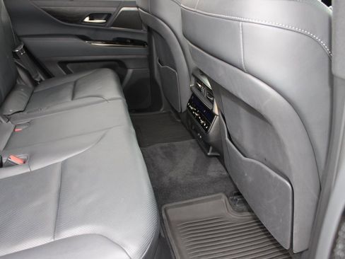 Used 2023 Lexus LX 600 4WD w/ Luxury Package image 22