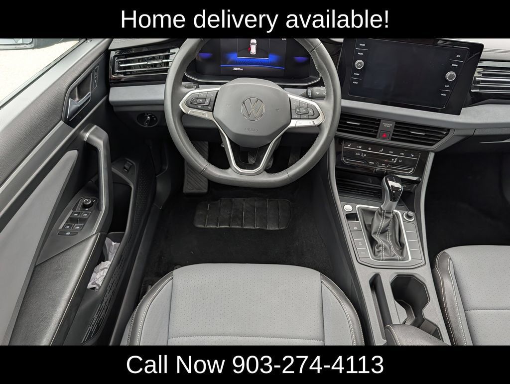 Used 2026 Volkswagen Jetta SE FWD image 12