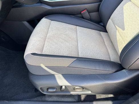 New 2026 Chevrolet Equinox ACTIV w/ Convenience Package III FWD image 19