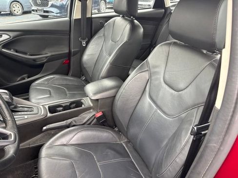Used 2016 Ford Focus SE w/ Equipment Group 201A FWD image 18