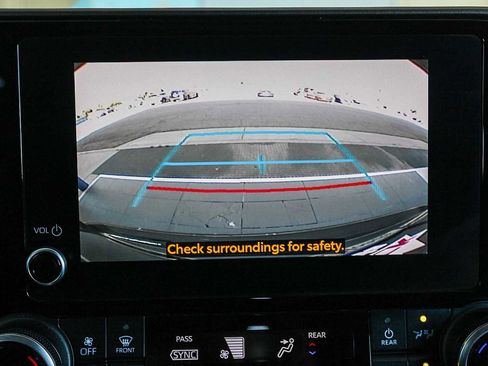 Used 2023 Toyota Highlander L FWD image 23